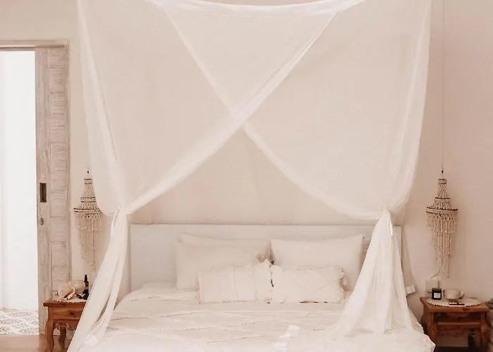 Hotspot Chic Boho Bingin Villa